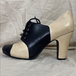 Miz Mooz Franklin lace up leather bootie inspired by vintage menswear size 7.5